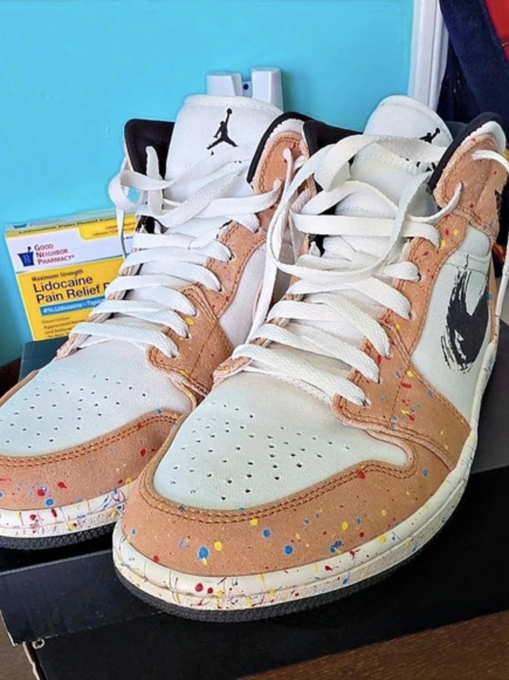 Jordan Air Jordan 1 Mid SE 'Brushstroke Paint Splatter' Sneakers White & Brown
